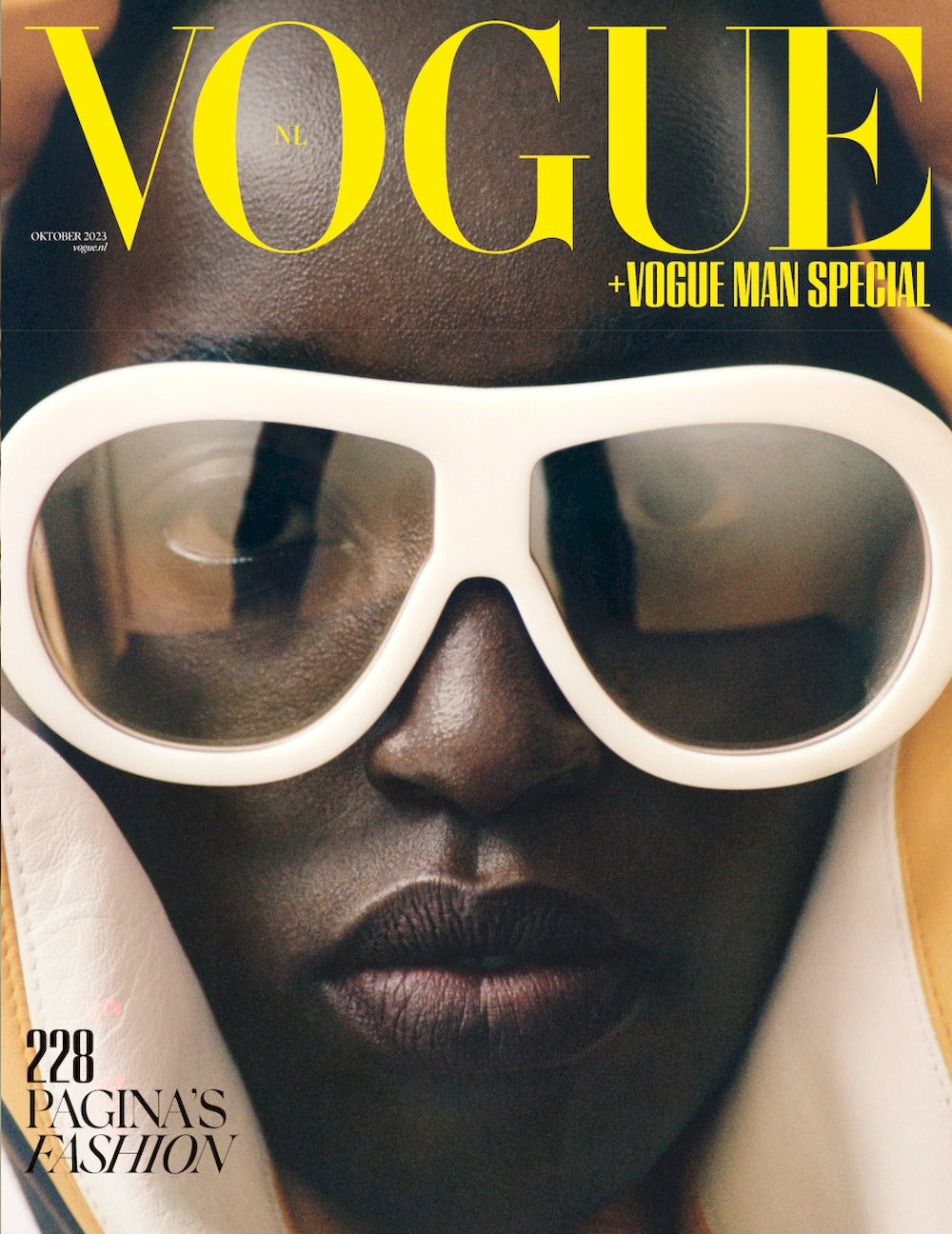 Vogue Revista Países Baixos 2023-10 Nyaueth Riam Edição original