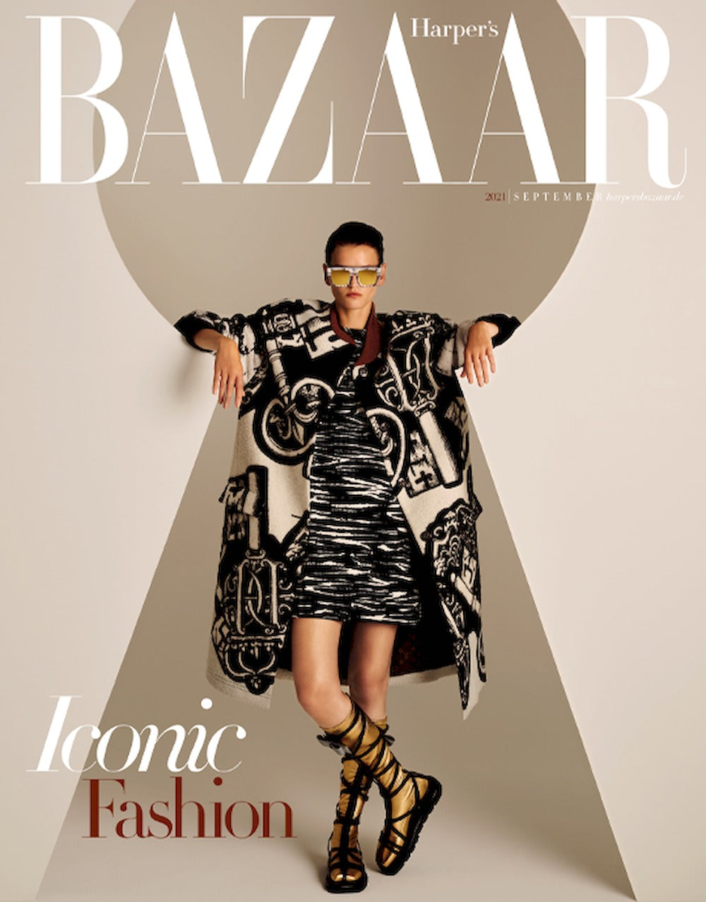 Harpers Bazaar Magazine Allemagne 2021-09 – Karlijn Kusters – Édition originale