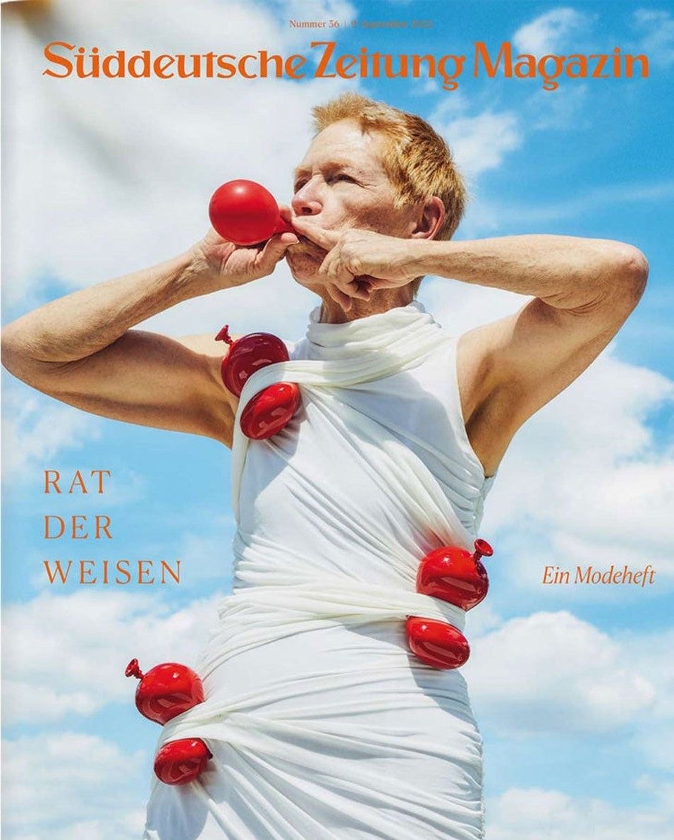Süddeutsche Zeitung Magazin Deutschland 2022-36 Modeeditorial Rat Der Weisen Rote Luftballons
