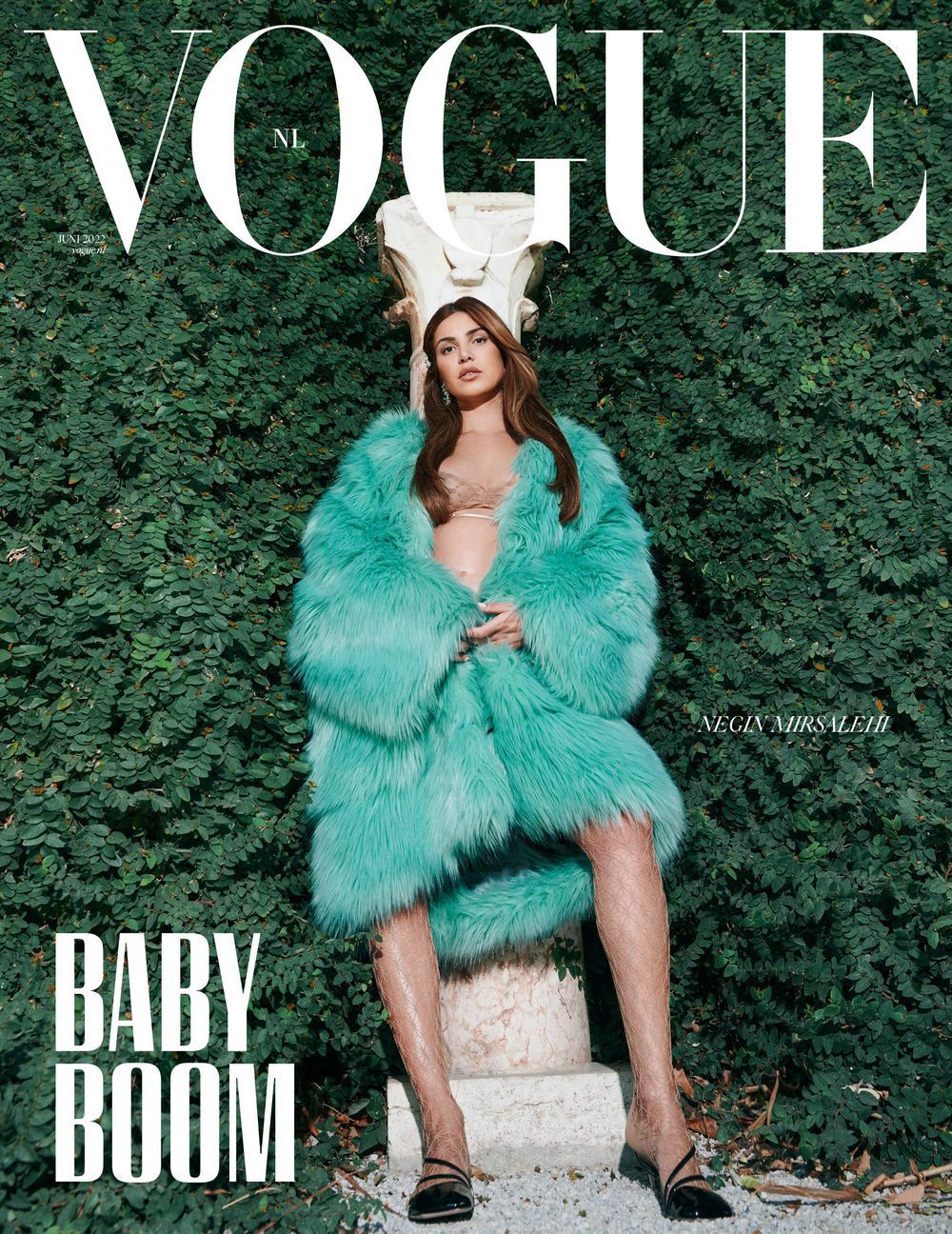 Vogue Magazin Niederlande 2022-04 Negin Mirsalehi