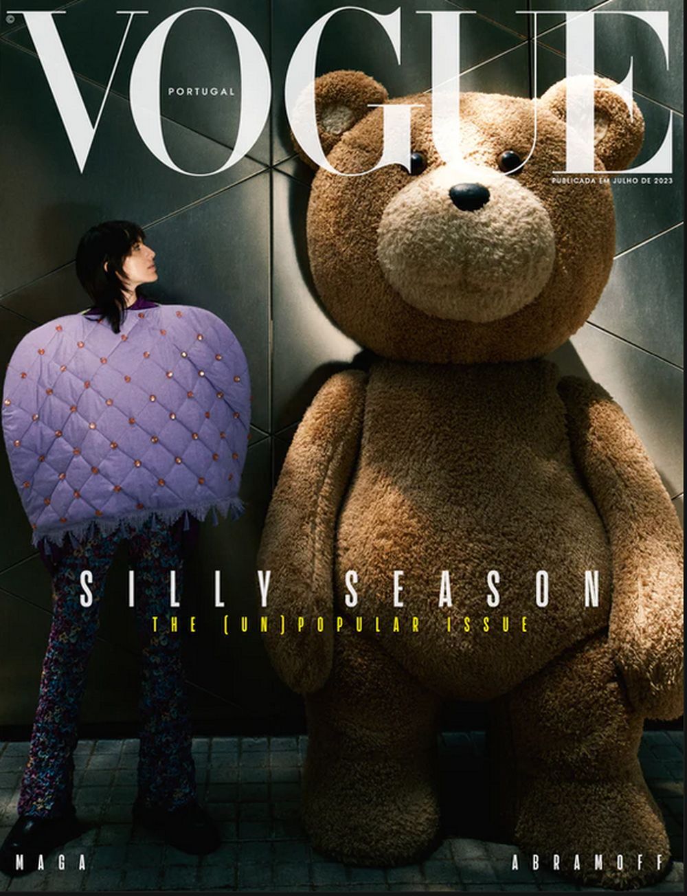 Vogue Magazin Portugal 2023-07 Maga Abramoff Cover 2