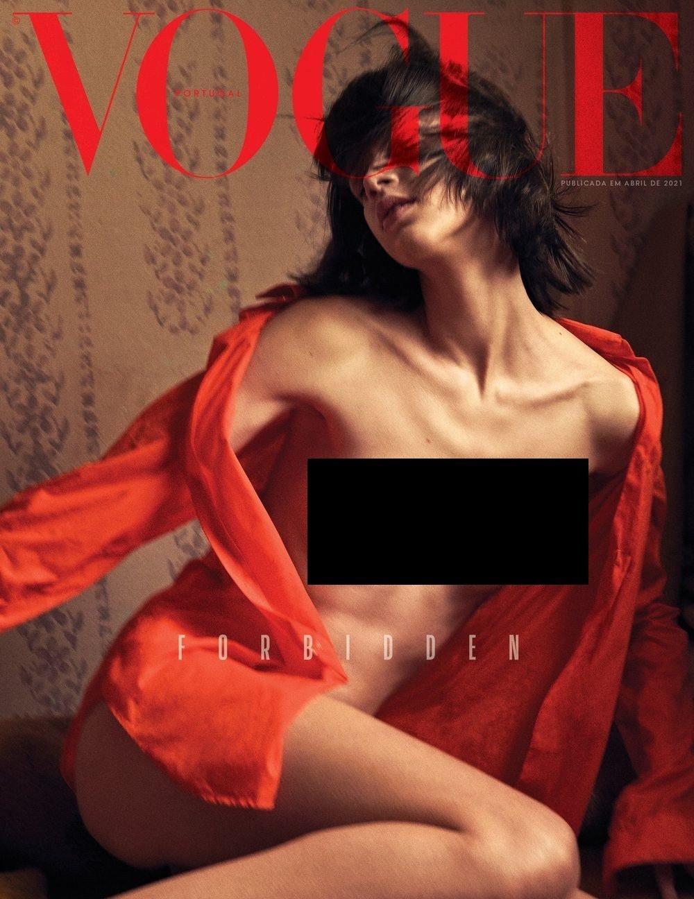 Vogue Magasin Portugal 2021-04 Katarina Janickova Magenta Originaludgave