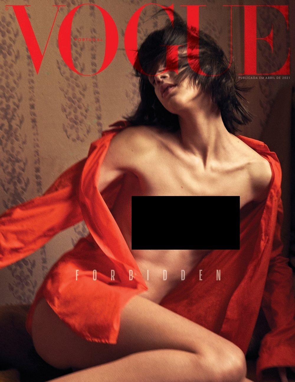 Vogue Magazin Portugal 2021-04 Katarina Janickova Yellow Cover Yellow