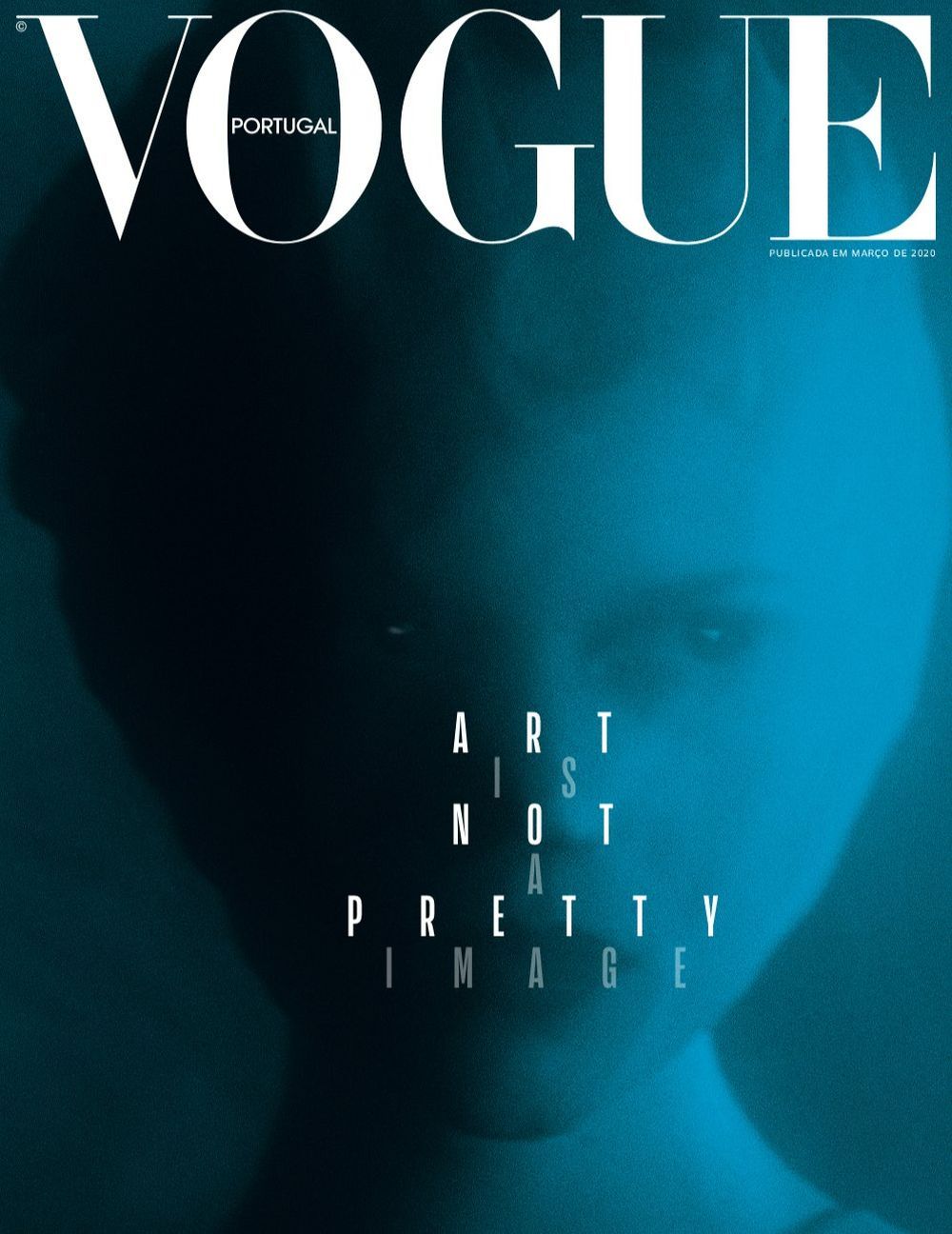 Vogue Magazine Portugal 2020-03 Ola Rudnicka Blue Édition originale