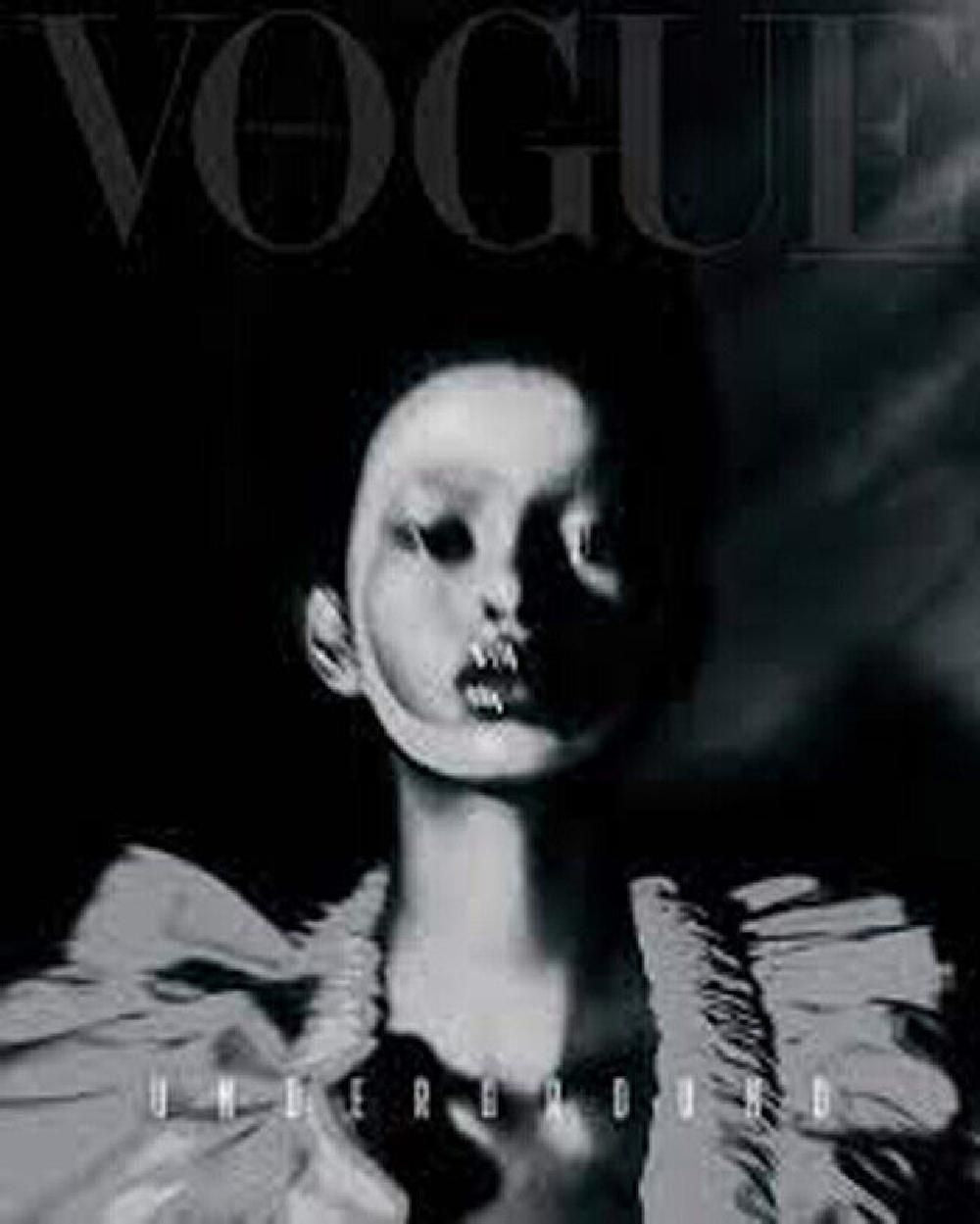 Vogue Magazin Portugal 2021-10 Gloria Miranda 3 Cover 3